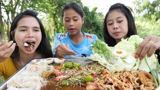 กินตำถาดทะเลรวมกับผักกรอบๆแซ่บอิหลีจ้าา