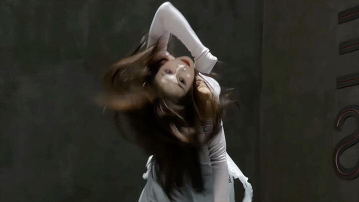 Semua mata tertuju padaku saat aku nge-dance anymotion ini! Mantap banget!