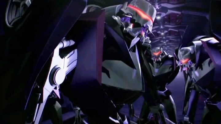 Knockdown and Starscream in this episode are some heartbeat