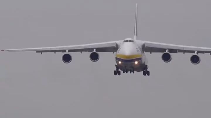 Landing of Antonov An 225!