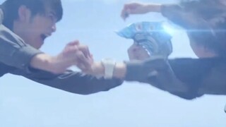 Mengingat momen ketika identitas Ultraman Ling dan Ultraman terungkap, Yaohui berubah menjadi transf