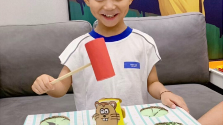 用快递纸箱做个疯狂打地鼠，孩子都玩疯了