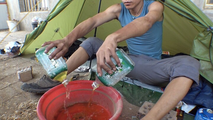 Badain Jaran Desert hiking, one man , across the desert in 30 days