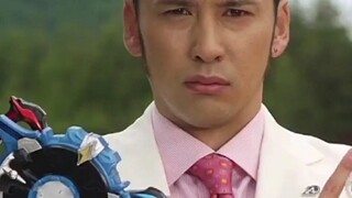 表面上是热血高校最强战力，背后却是奥特曼