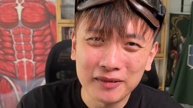 How does Alan manipulate the bird?