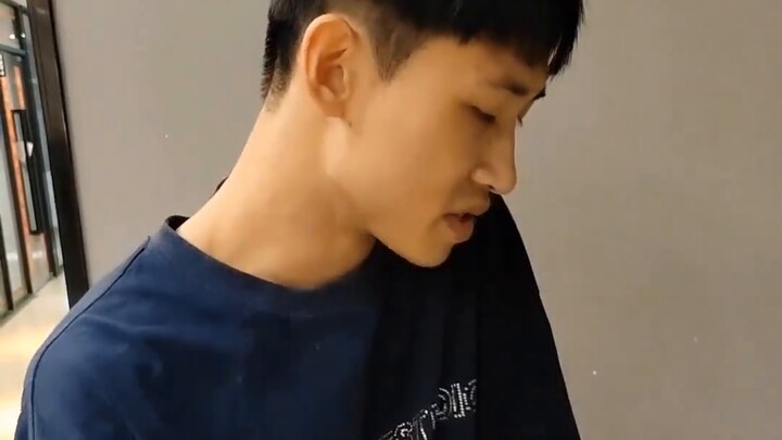 Is the hip-hop competition openly shady? Is the referee accepting bribes? The most shady hip-hop com