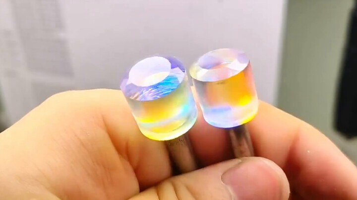 [การเจียระไนอัญมณี] ปริซึมเหลี่ยมเพชรนับพัน สวยงามเกินจริง