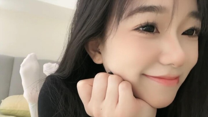 Shall we boil some dumplings? Should I help you, sis?