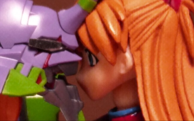 Commander is not at home today! Crackling to play with her! One like 10 slaps [stop motion animation