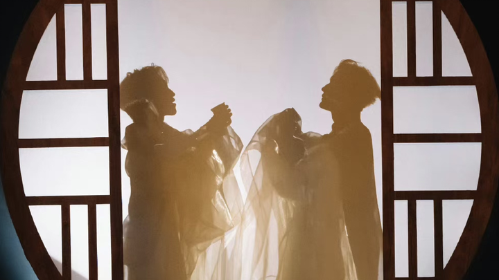 Effective cultural output, "please" judge foreigners' Chinese style street dance tea tasting stage |