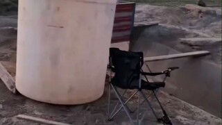 当你喝醉了去钓鱼，第二天才发现不对劲...