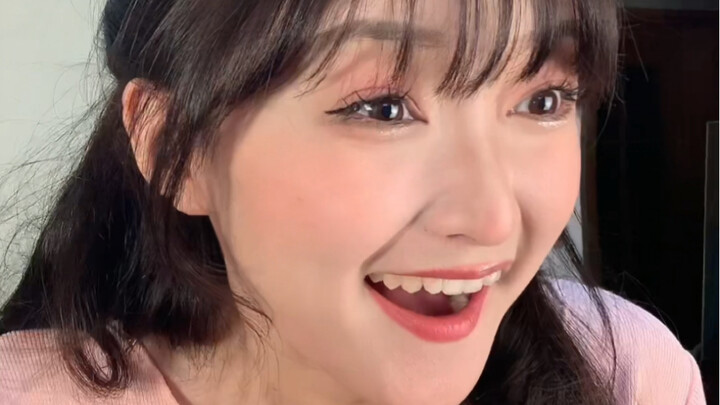 Saat Aku Pertama Kali Tunjukkan Foto Pacar ke Teman-teman Perempuanku