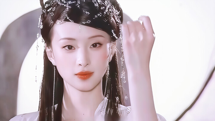 She’s truly stunning when she doesn’t play the villain! A goddess of pure, otherworldly beauty, both