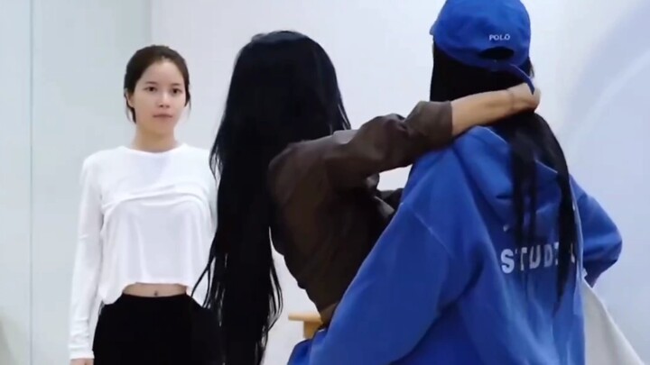 日  月  同 “惠”︱MAMAMOO