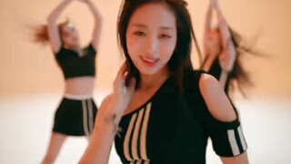 有没有人懂ahyeon 的表情管理……好明媚好喜欢