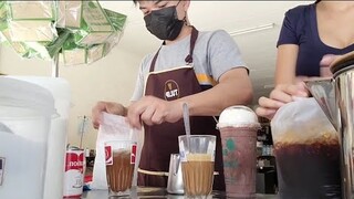 ชงเร็วอร่อยขายดีคิวแน่นมาค่ะชากาแฟถุงกระดาษหอมๆเข้มข้นหวานกลมกล่อมค่ะ^^