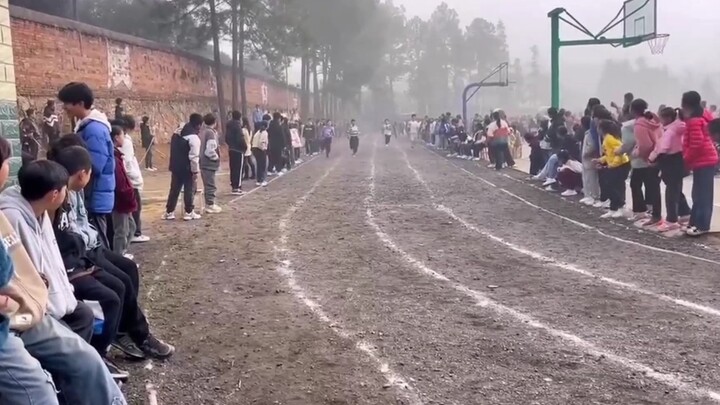 Bagaimana saya bisa berlari ke Istana Anak-anak di lintasan seperti ini?