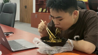 The dining process of contemporary young people...