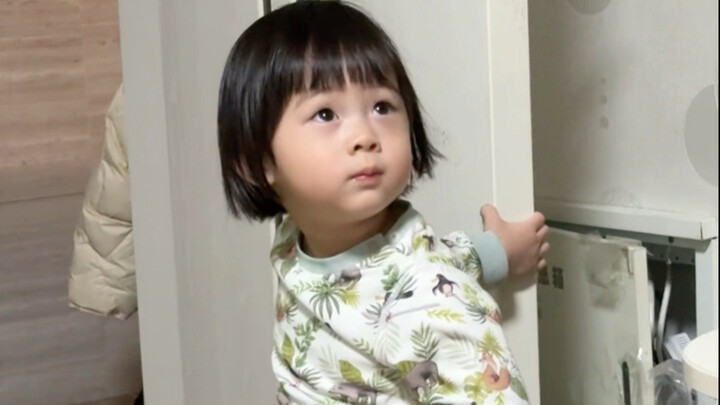 The little baby’s attempts to speak look just like when I used to study English grammar, hahaha.