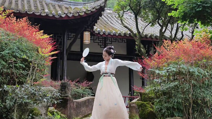 【Lao Tian】Original and lively ancient dance of "Peach Blossom Smile"
