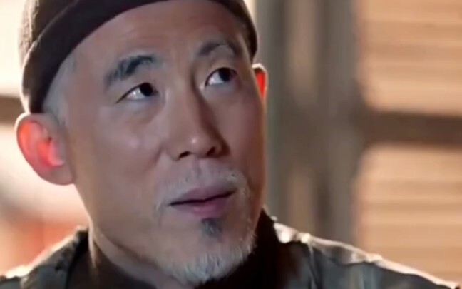 ท่านไป๋ เคล็ดลับก็คือไม่ต้องพูดอะไร ดื่มเหล้าเพื่อให้เมาๆ มึนๆ แบบนี้จะไหวไหมนะ “โรงเตี๊ยมเหล้าเก่า”