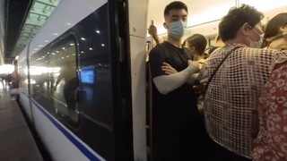 High-speed rail transfer, the time is only 12 minutes, the handsome guy running at Guangzhou South S