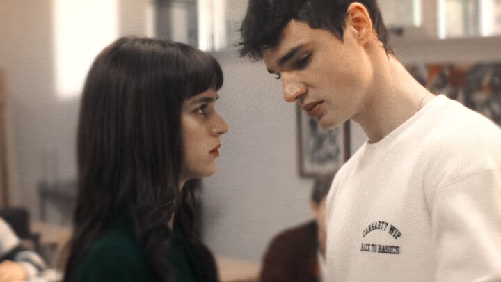 เจ็ดปีผ่านไป พวกเรากลับมาพบกันอีกครั้ง—แต่เพื่อนชายข้างบ้านแสนอ่อนโยนในอดีตกลับกลายเป็นปีศาจร้ายที่เ