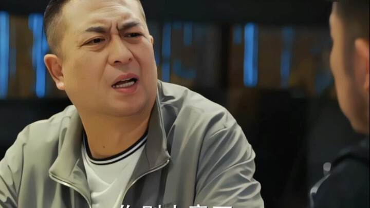 破产了还有心情喝酒，有钱人的格局就是大