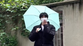 Đời không cần nhiều người xem đâu, thư giãn đi đồ ngốc~
