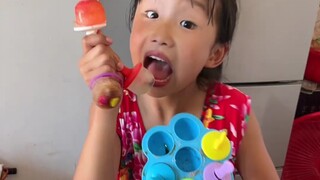 文文制作七彩小冰脆！