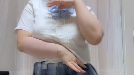 Rất hướng nội, chỉ đi qua cống khi ra ngoài