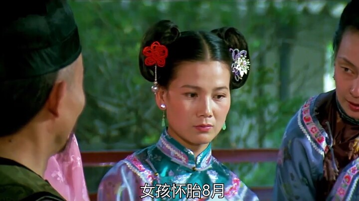 Eight months pregnant and about to give birth, but her family and the doctor both insist she’s not p