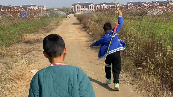 في الطفولة، كانت الألعاب التي صنعتها بنفسك هي الأكثر معنى.