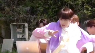 【张汶益×朴宰灿】汶益你可以的！！！但是旁边的宰灿啊！眼神可以收一收，要不然会显得你旁边的大哥不太聪明的赶脚!