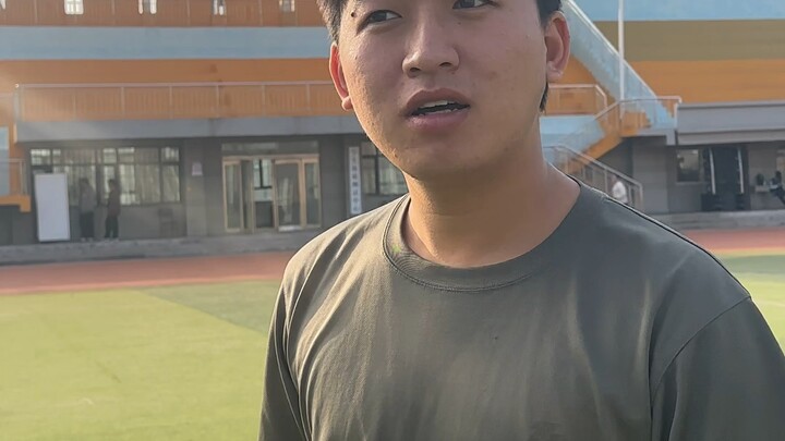 “学长 教学楼怎么走.”
