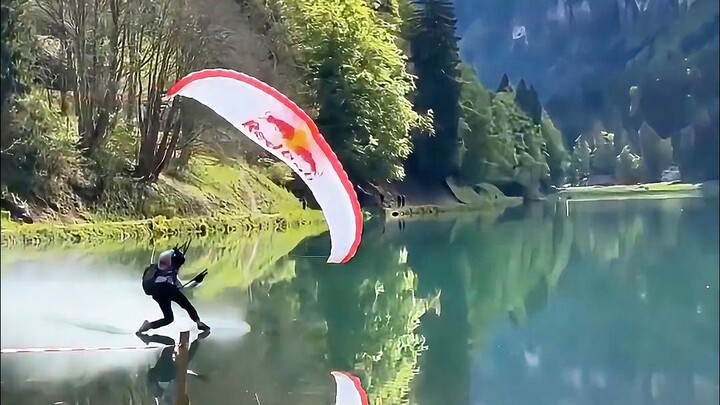 อะไรนะ? วิงสูทเล่นน้ำ!