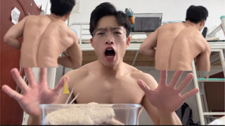 أخيرًا أصبحت صانع محتوى صغير يمتلك عشرة آلاف متابع، وتقديرًا لدعمكم، قررت أن أرقص رقصة خاصة كعربون ش