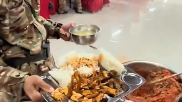 Video ini menjadi viral di luar negeri: tingkat konsumsi makanan para remaja Tiongkok, dengan hidang