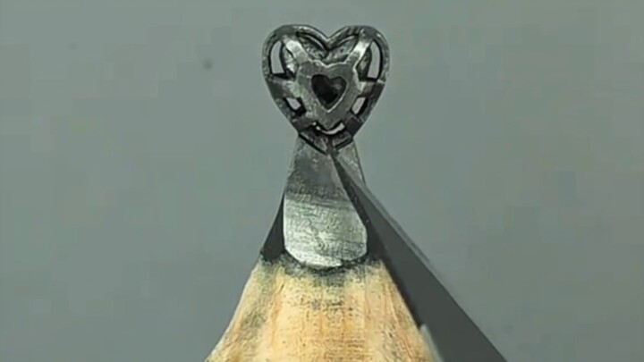 Pencil micro-carving art