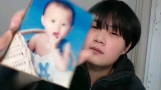 بعض الناس يكبرون بينما هم يشاهدون.