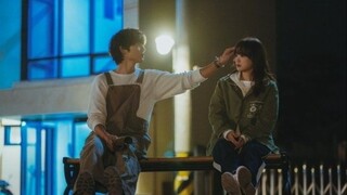 Gadis Desa Selamatkan Pria Terluka, Tak Sangka Dia CEO!Dinikahi Kilat & Dimanja