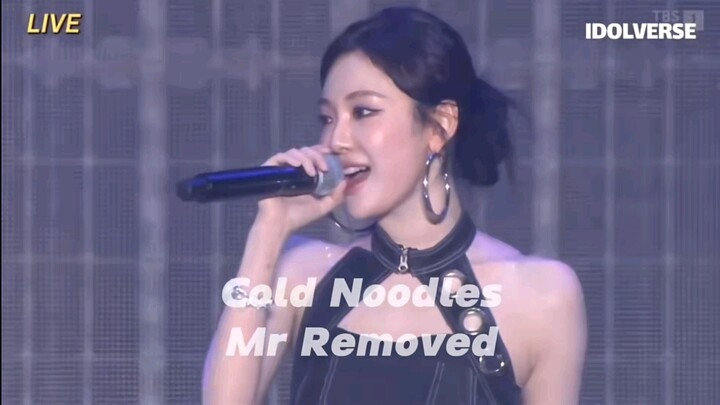 [صمت نينغ ييزو] "هل يمكنك أن تكون هادئًا كما أنت؟"