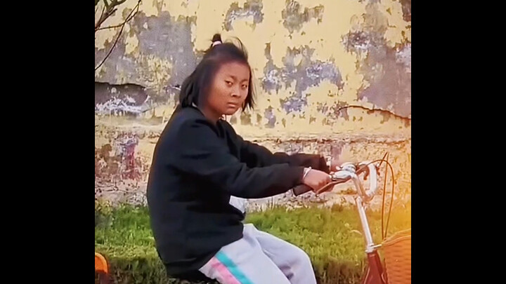 "Oh my~ What are you doing~"