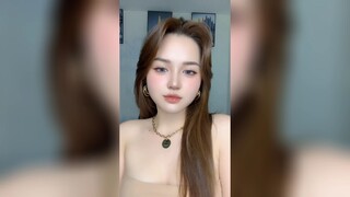 Đu trend makeup biến hình trên tóp tóp
