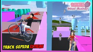 BALAPAN SAMPE TERBANG TERBANG DI TRACK SEPEDA NAFISA FIDELA Sakura School Simulator Indonesia