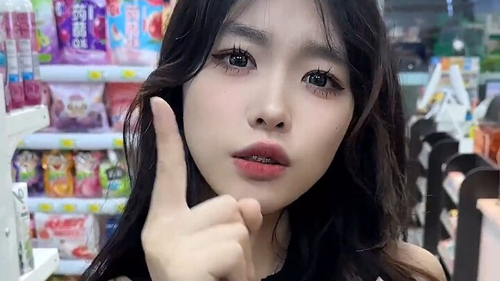 แผลในปากก็ไม่อาจหยุดยั้งน้องหนิงหนิงทานปีกไก่ดองพริกได้