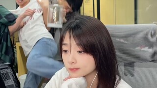 老板好傻啊！鱼香肉丝里的鱼都是买好的，怎么可能现钓呢？