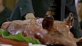 Lương Gia Huy chửi ông chủ trong khi ăn thịt heo quay! Chân Tử Đan uống thẳng canh lẩu rượu trắng!