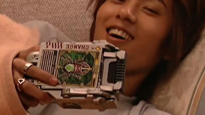 I'm dying of laughter. Kenzaki is like a retard.
