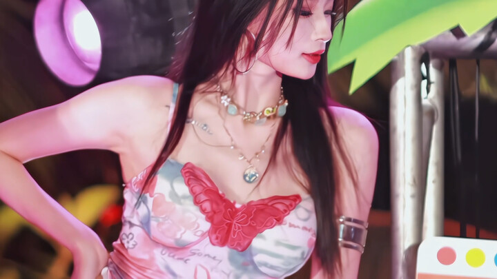 The 28th second on stage is enough to become legendary!